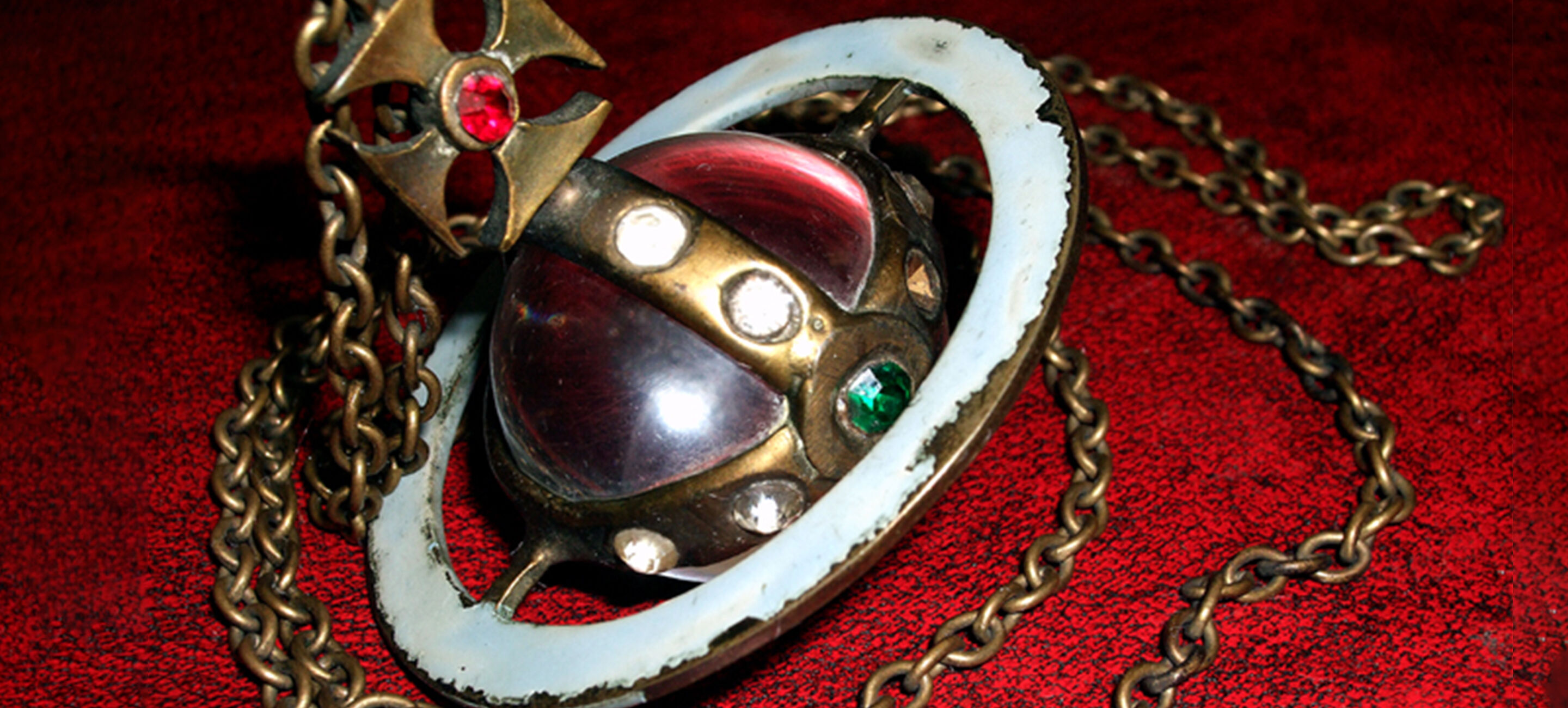 ヴィヴィアン Vivienne Westwood キャミソール ブラック オーヴ Vivienne Westwood Small Orb Necklace Pendant Black x floral