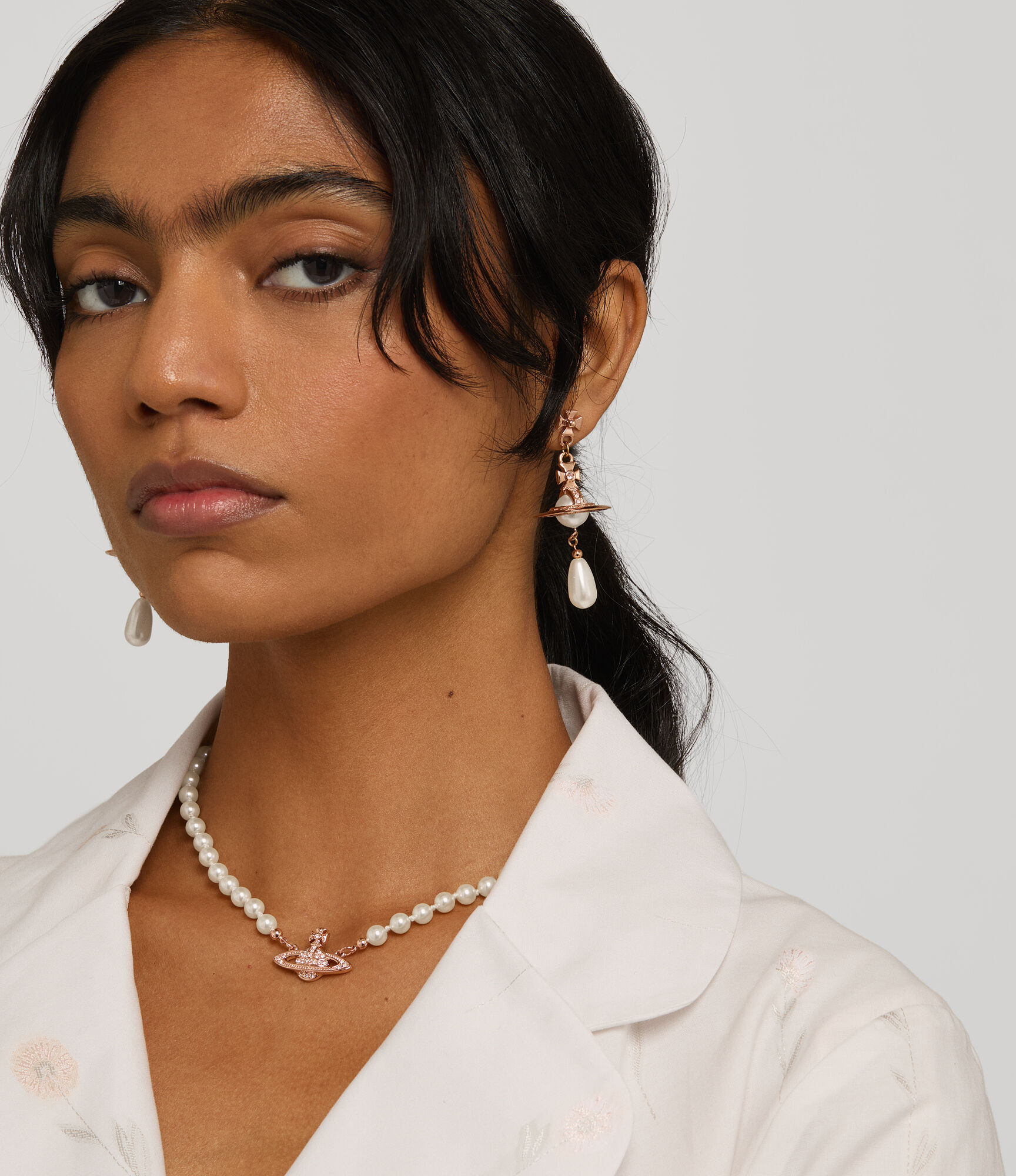 Mini Bas Relief Pearl Choker  large image number 3