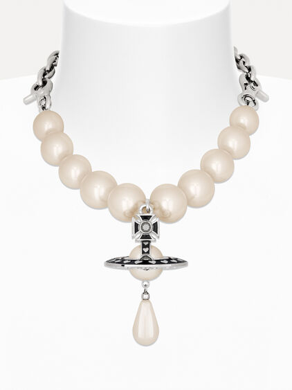 Nana Pearl Necklace