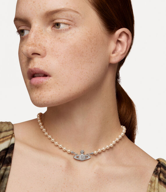 Mini Bas Relief Pearl Choker in platinum-crystal-pearl | Vivienne