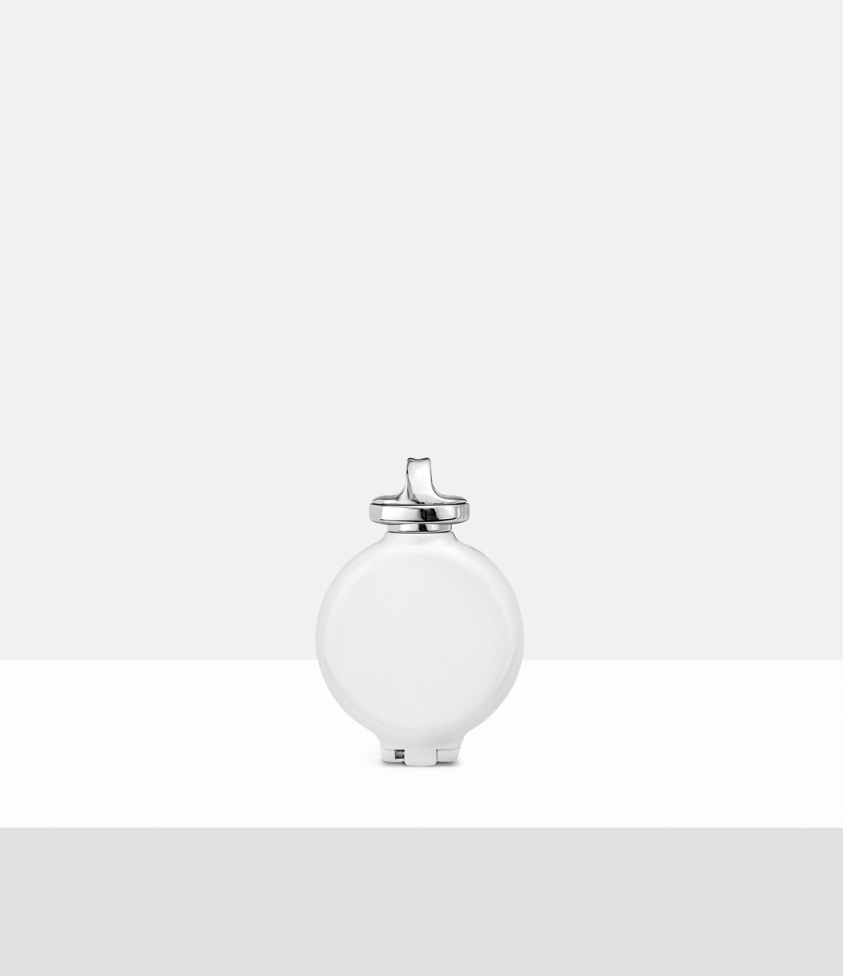 vivienne Westwood 携帯用灰皿 Mobile Ashtray in WHITE | Vivienne Westwood®