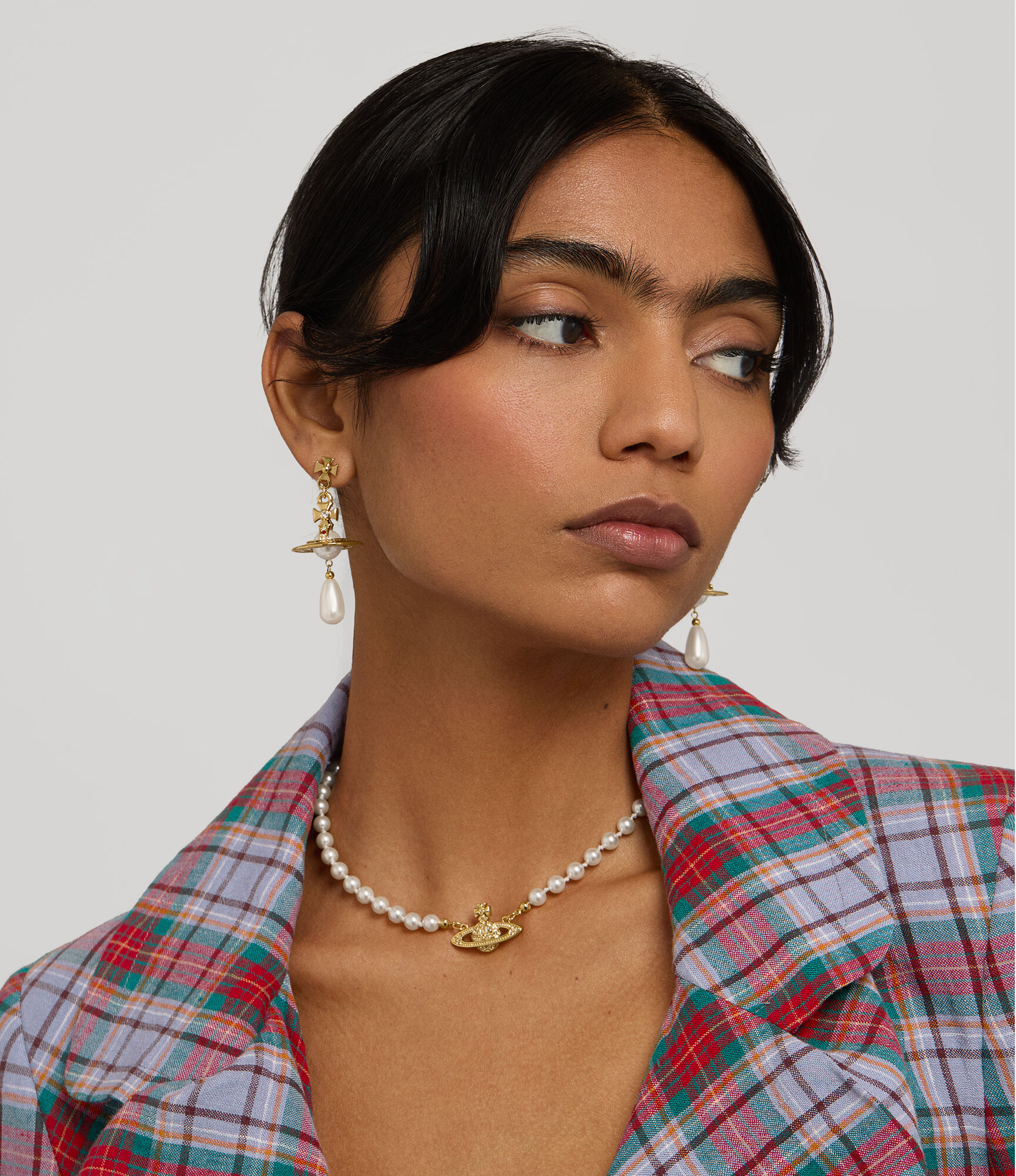 Mini Bas Relief Pearl Choker