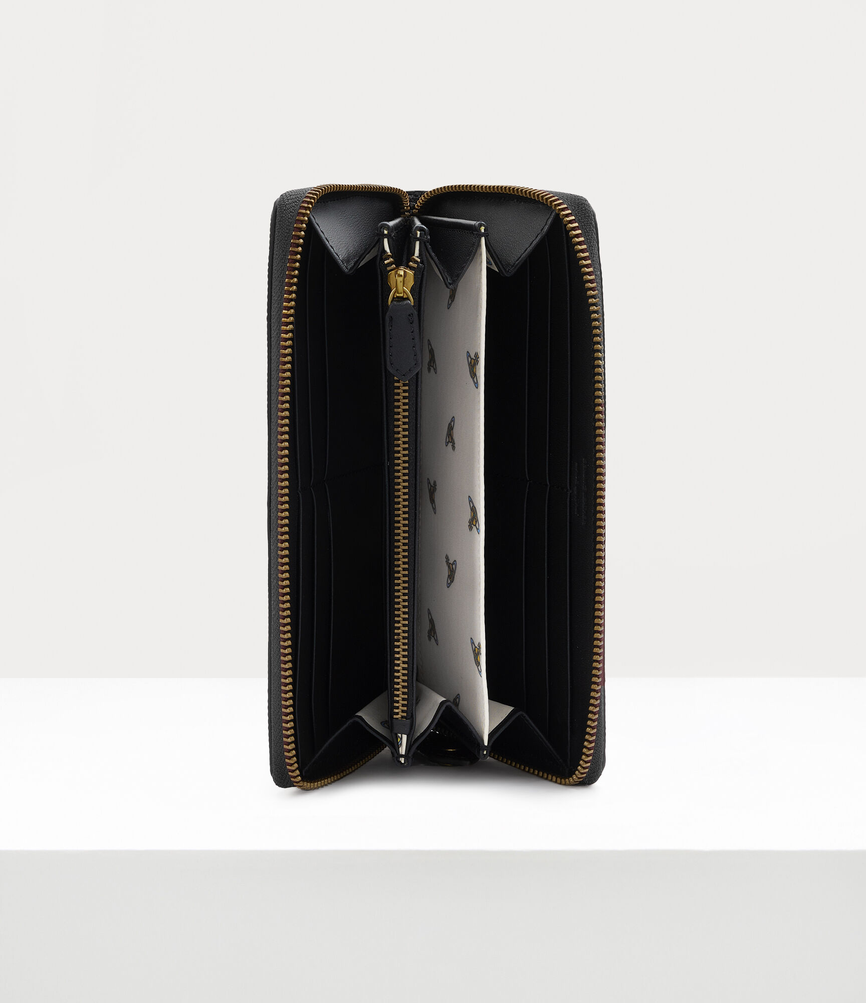 zip round wallet in black | Vivienne Westwood®