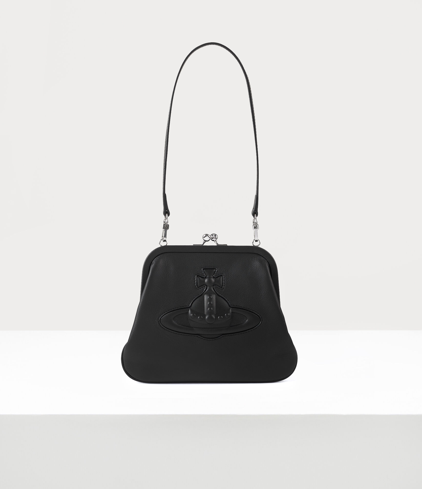 Vivienne's Clutch  large image number 1