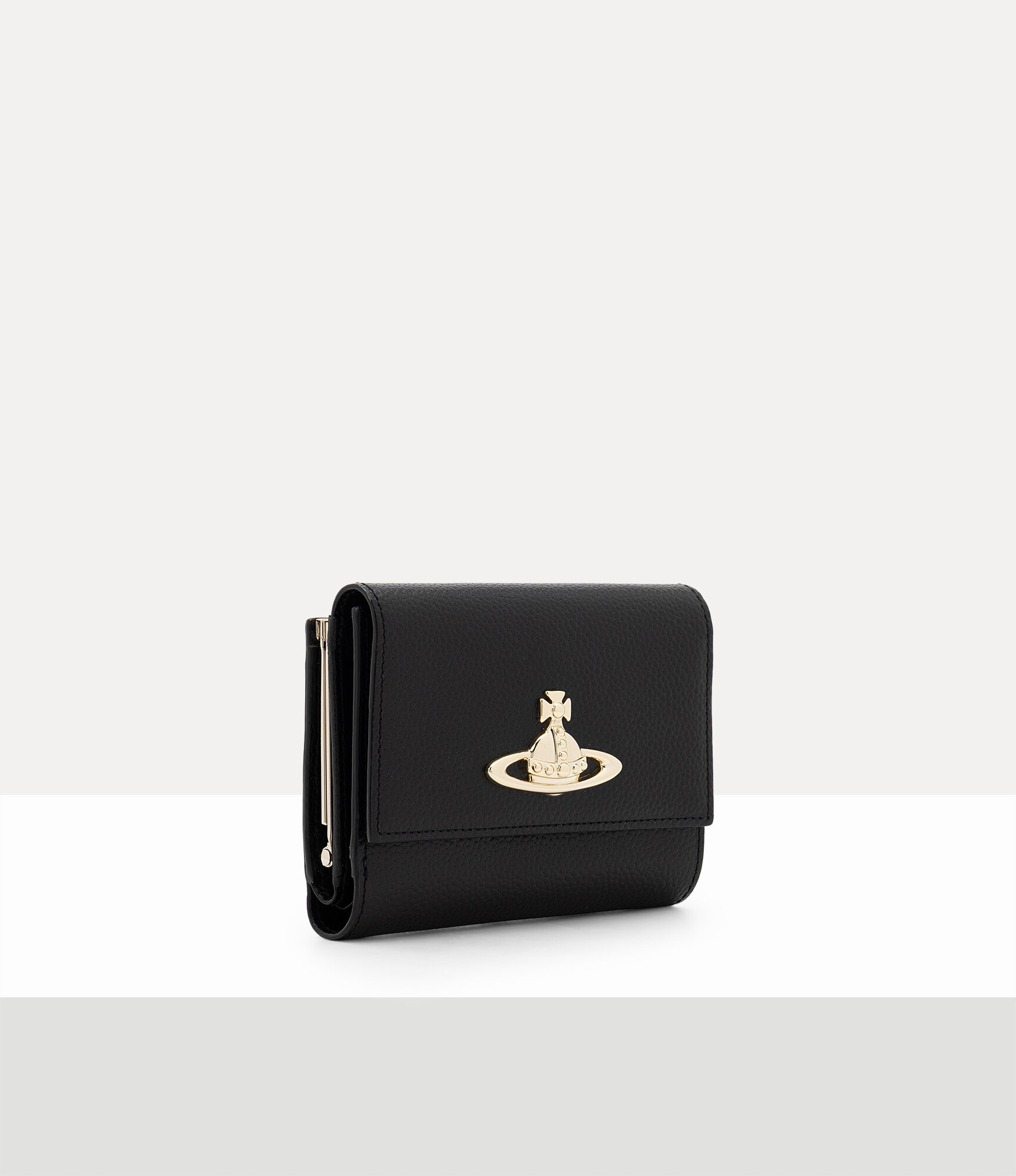 vivienne westwood 三つ折り財布　ブラック　ゴールド　オーブ VivienneWestwood 折り財布 がま口 ゴールドオーブ ブラック｜Yahoo