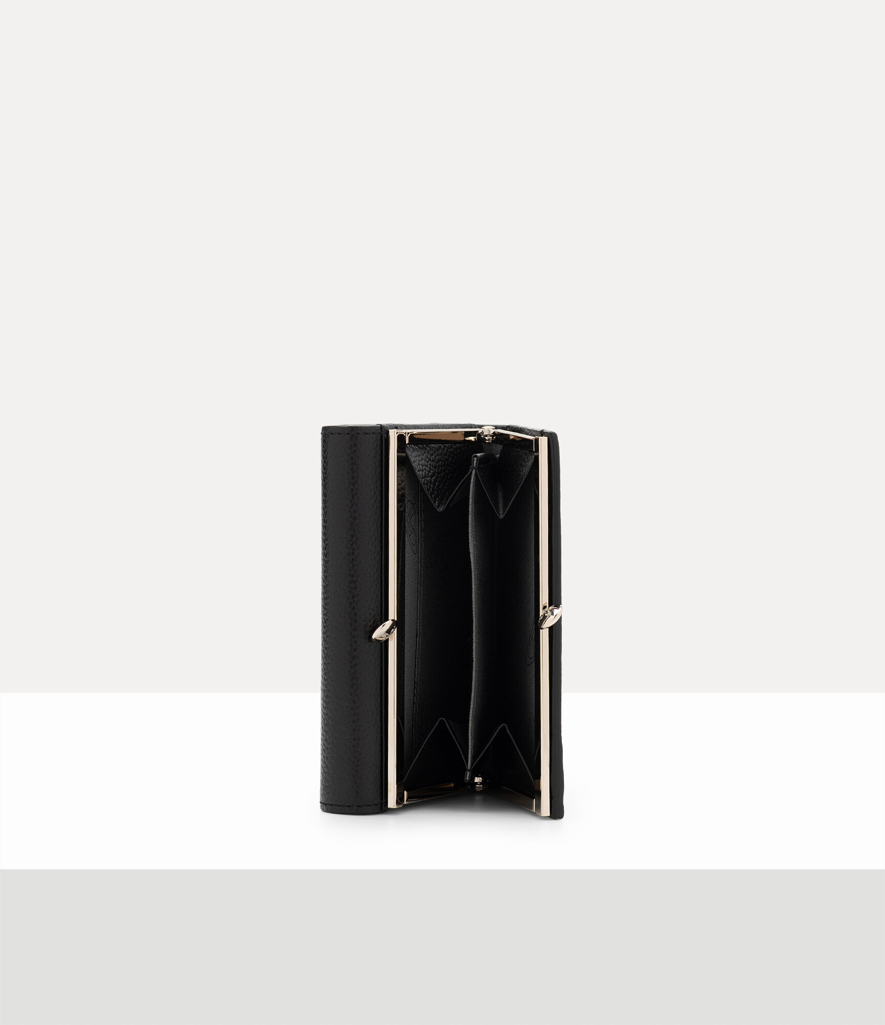 Executive Clasp 三つ折りウォレット - ブラック | Vivienne Westwood®