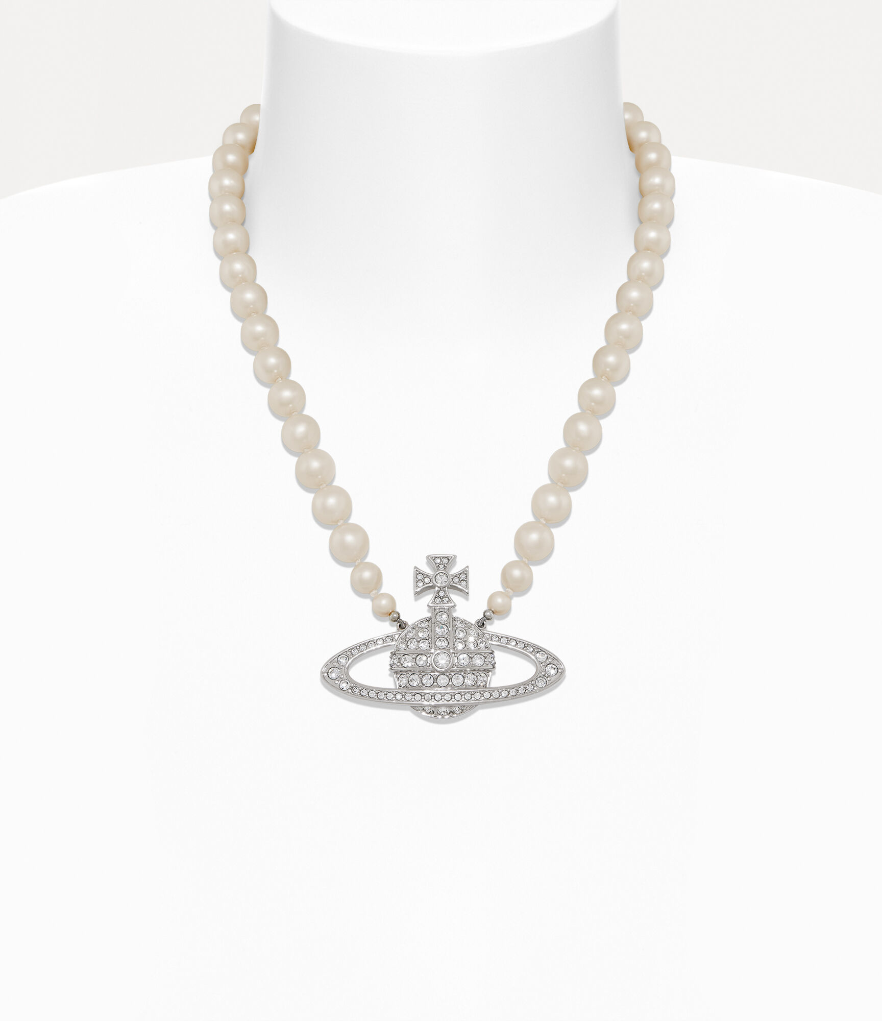 Man. Bas Relief Pearl Necklace