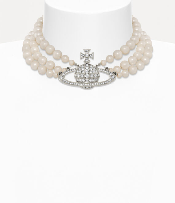 Vivienne Westwood's Pearl Choker Will Always Be Fashion's Counter