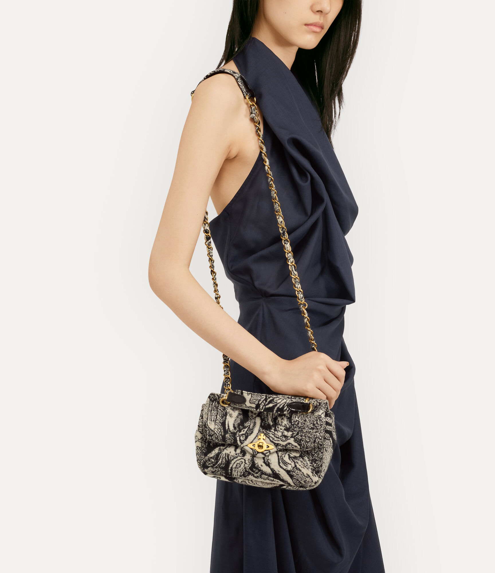 Anita Small Chain Shoulder Bag  large image number 3