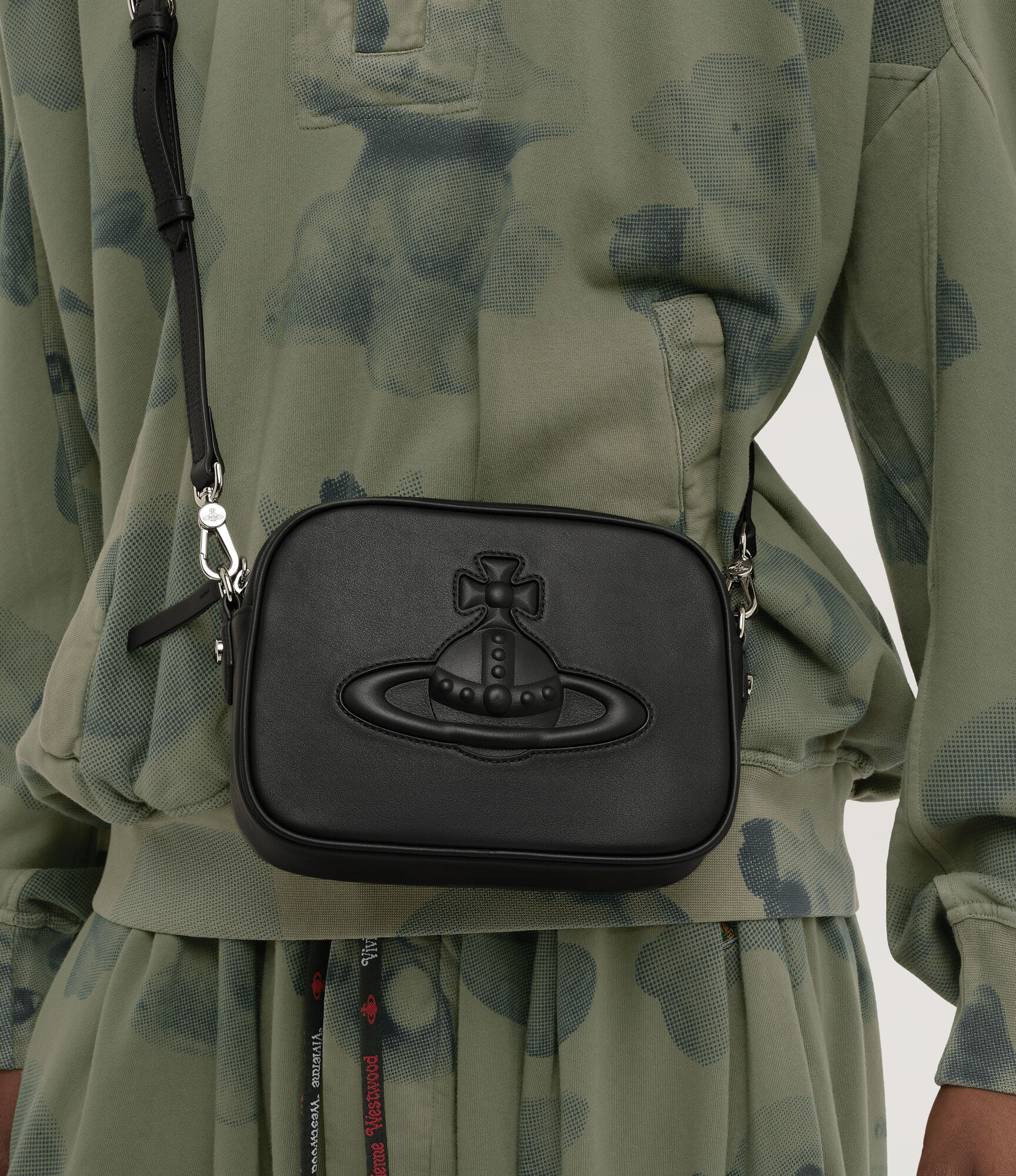 Anna Camera Bag in BLACK | Vivienne Westwood®