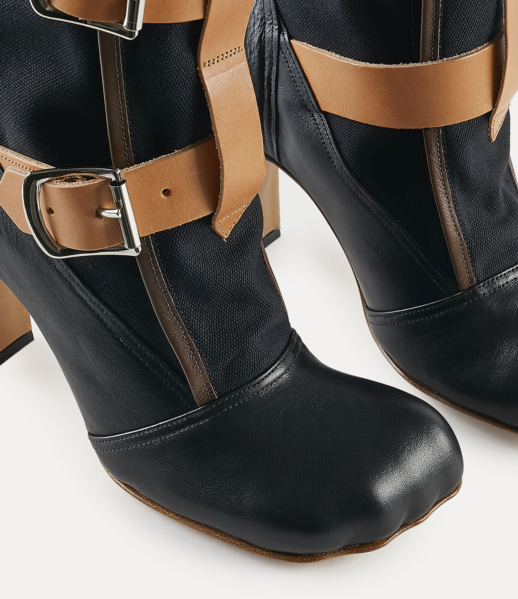 Bondage Boot  large image number 4