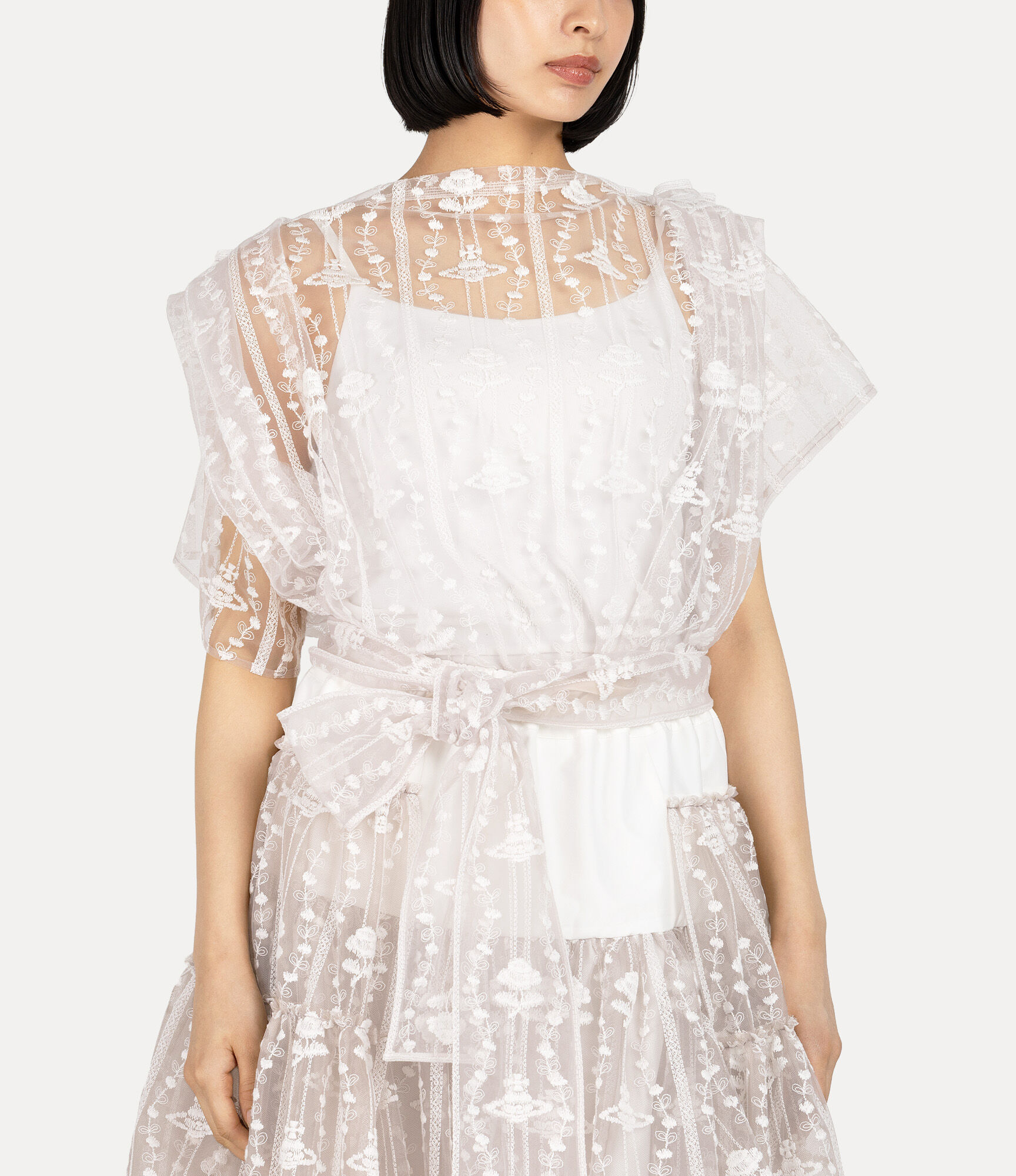 ✨新品✨ Vivienne Westwood ブラウス フリル オーブ刺繍 М Flower Orb Tulle Embroidery Blouse in WHITE | Vivienne Westwood®